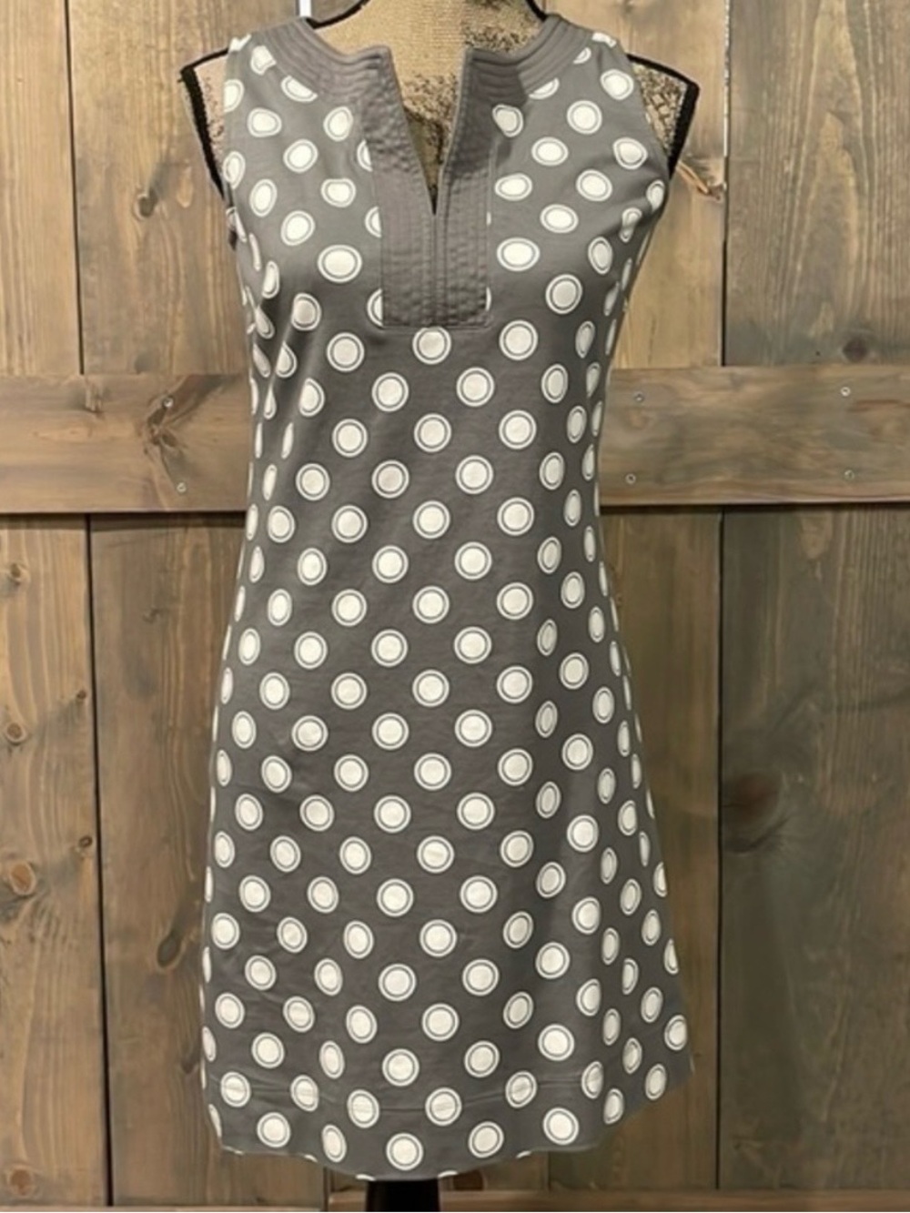 NY & Co Sleeveless Gray Polka Dot Shift Dress